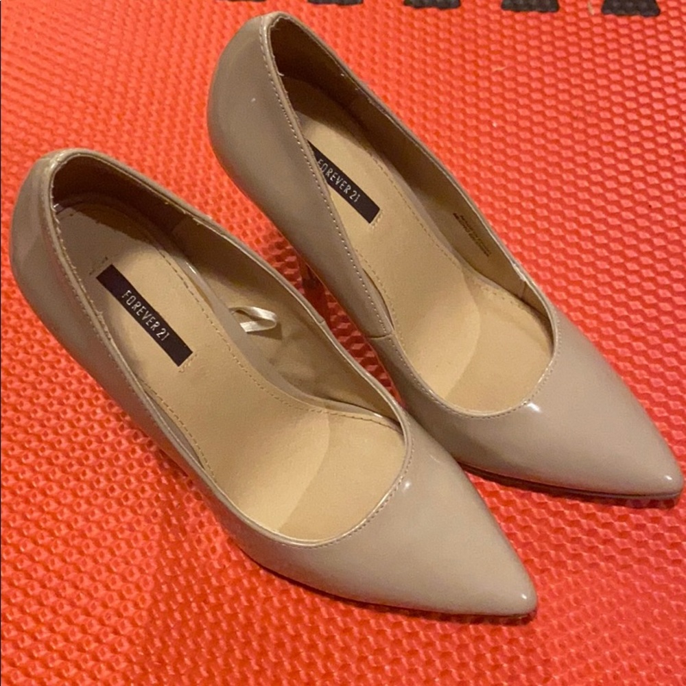 Beige heels